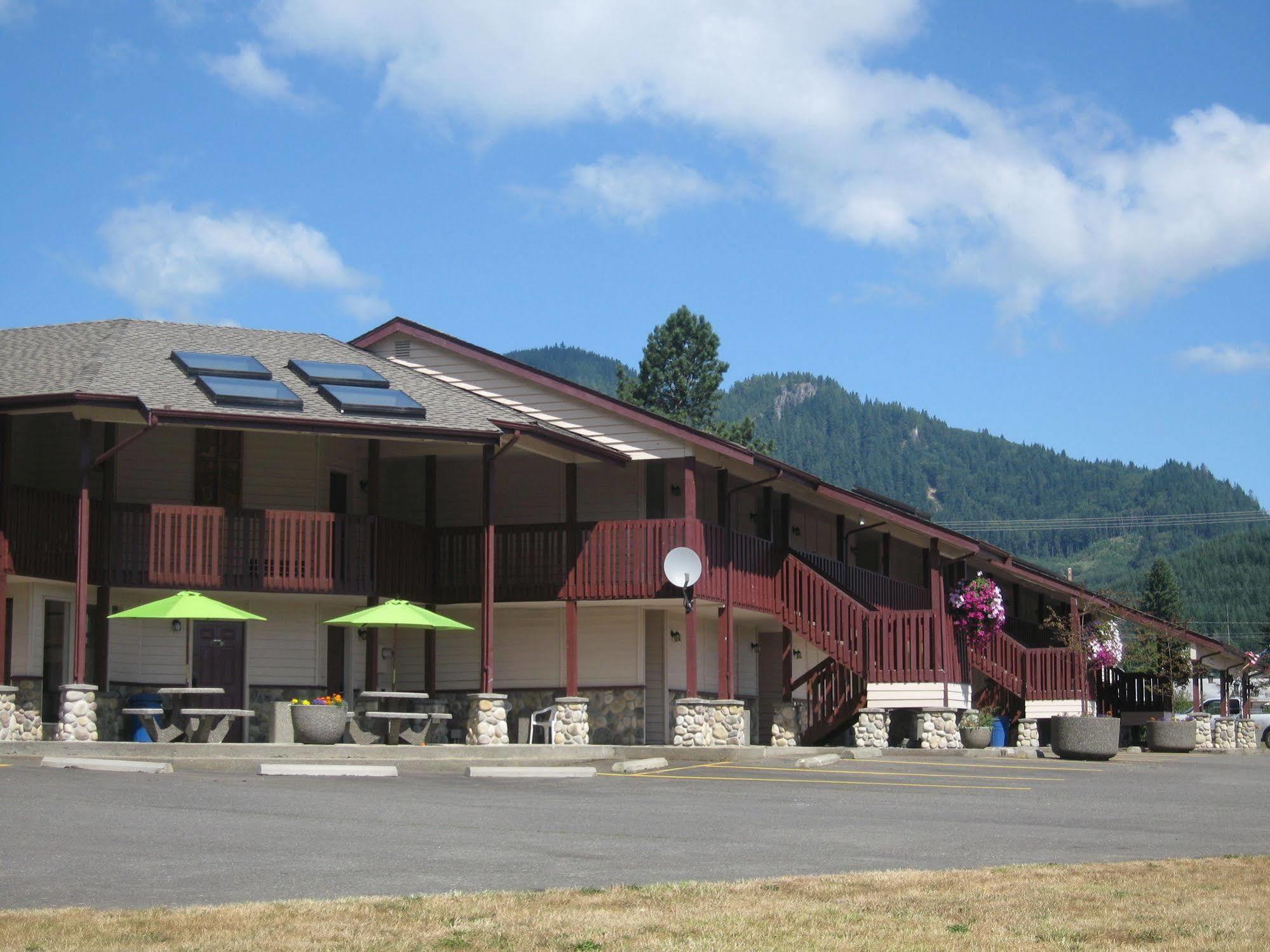 Seasons Motel Morton Exterior photo